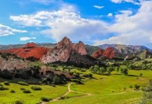 Colorado Springs’ Garden of the Gods Travel Guide